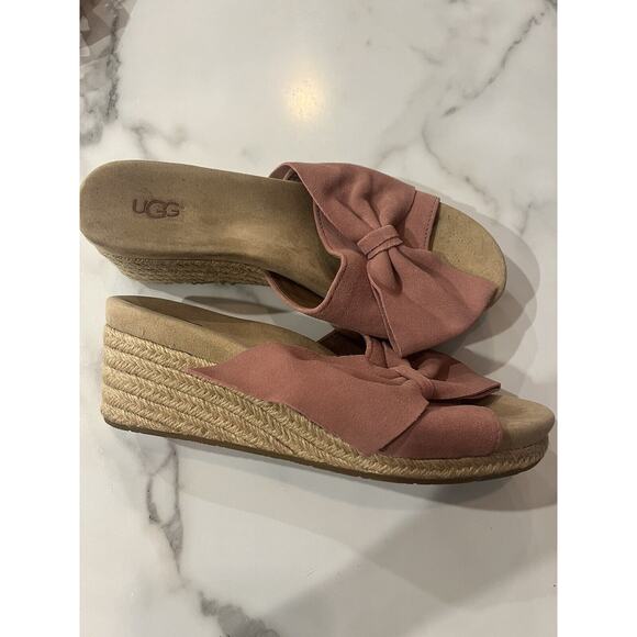 UGG Jaycee Wedge Sandals PINK Bow Design SUEDE Women's Size US 9.5 - Picture 2 of 4